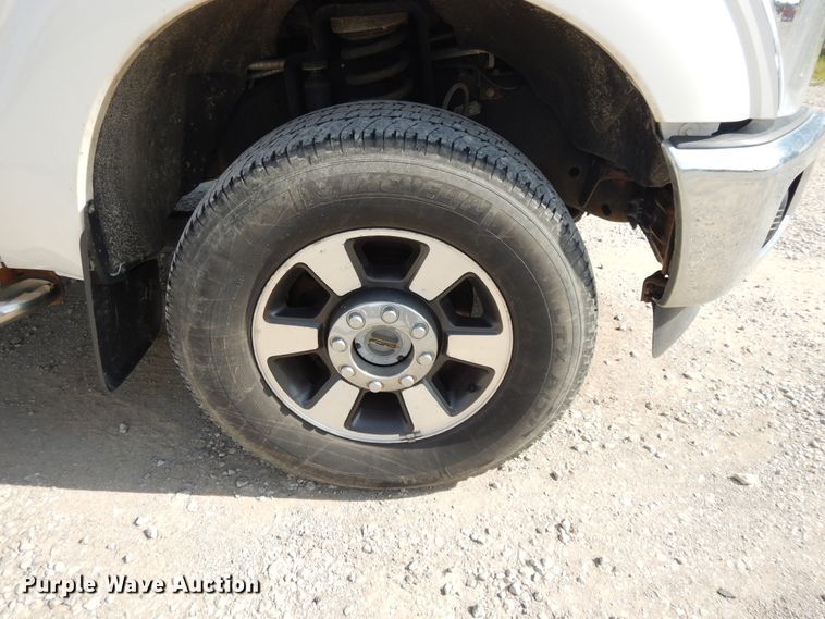 image for item DG7966 2015 Ford F250 Super Duty Lariat  Crew Cab pickup truck