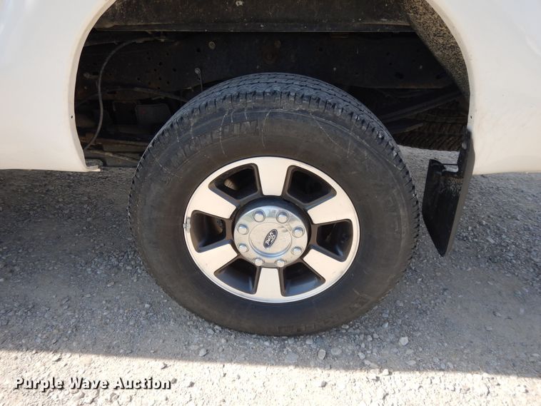 image for item DG7966 2015 Ford F250 Super Duty Lariat  Crew Cab pickup truck