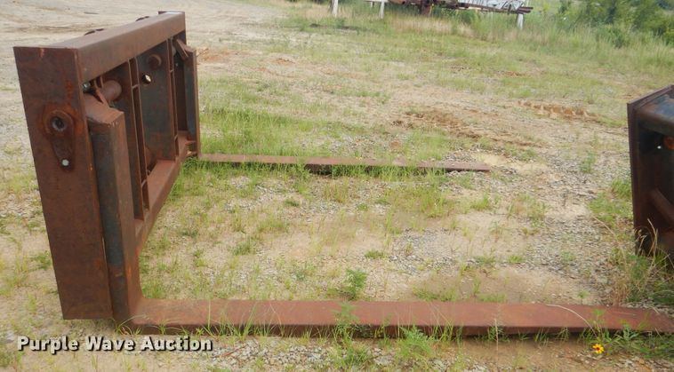 image for item DG8529 (2) sets of pallet forks