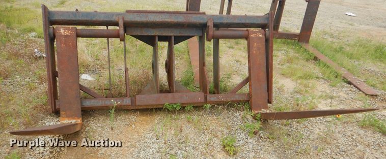 image for item DG8529 (2) sets of pallet forks