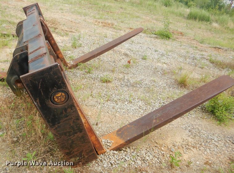 image for item DG8529 (2) sets of pallet forks