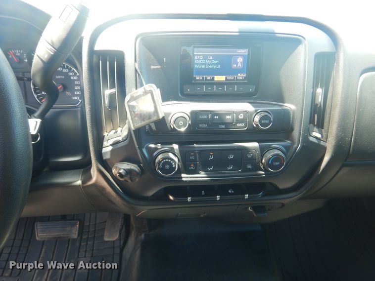 image for item DG8666 2014 Chevrolet Silverado 1500  Crew Cab pickup truck