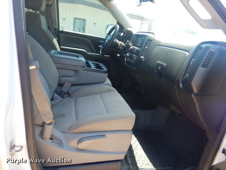 image for item DG8666 2014 Chevrolet Silverado 1500  Crew Cab pickup truck