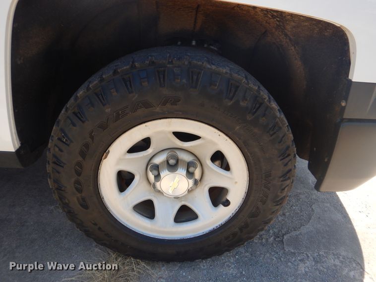 image for item DG8666 2014 Chevrolet Silverado 1500  Crew Cab pickup truck