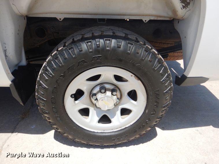 image for item DG8666 2014 Chevrolet Silverado 1500  Crew Cab pickup truck