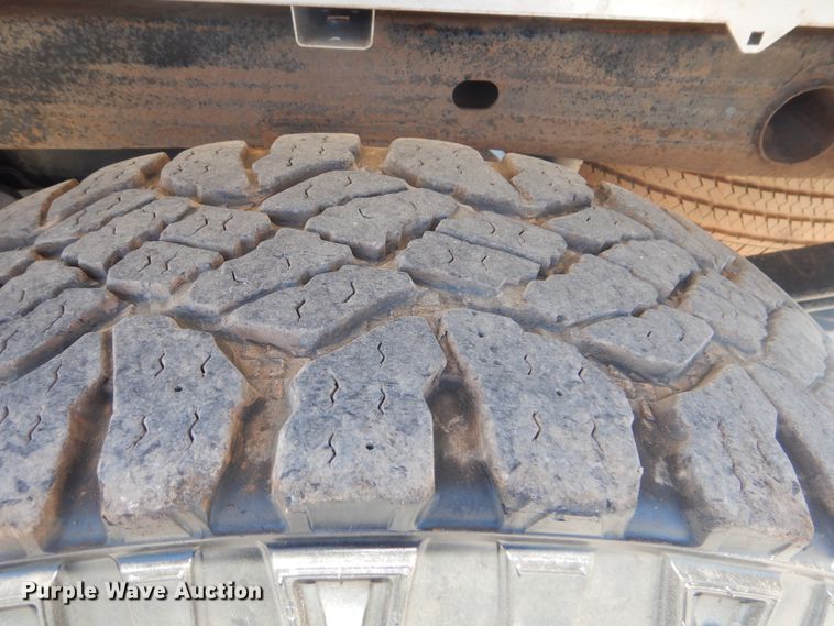 image for item DG8666 2014 Chevrolet Silverado 1500  Crew Cab pickup truck