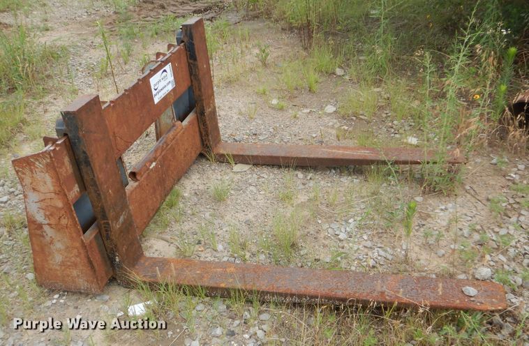 image for item DG8694 Pallet forks