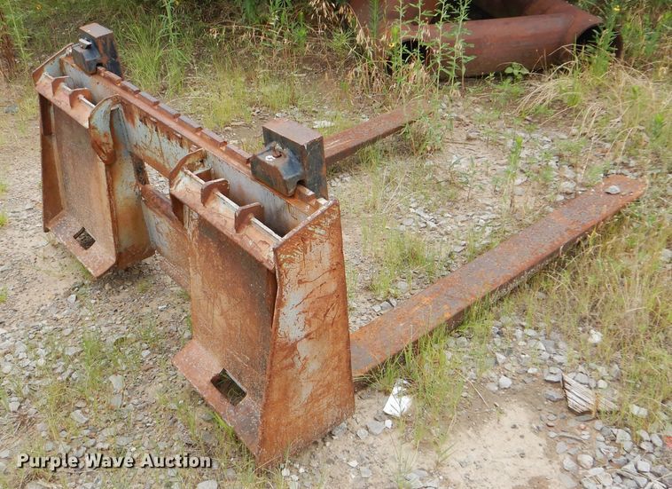 image for item DG8694 Pallet forks