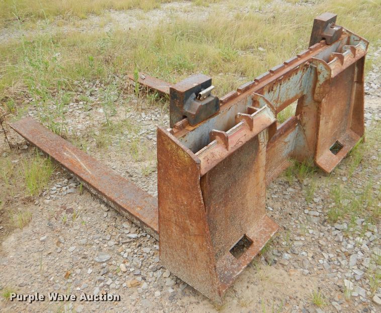 image for item DG8694 Pallet forks