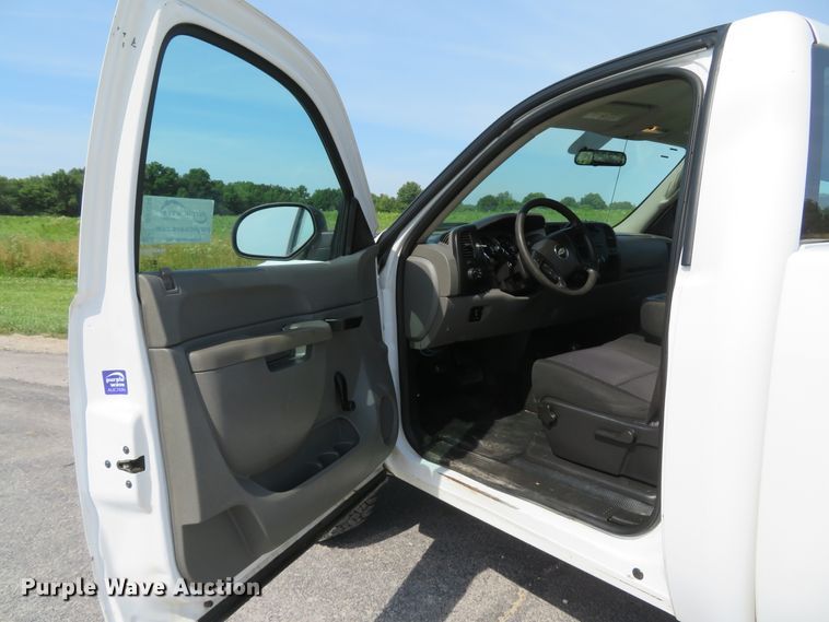 image for item DH1050 2014 Chevrolet Silverado 2500  pickup truck