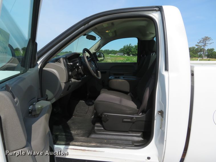image for item DH1050 2014 Chevrolet Silverado 2500  pickup truck