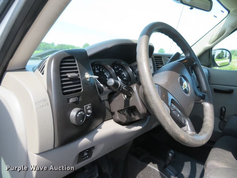 image for item DH1050 2014 Chevrolet Silverado 2500  pickup truck