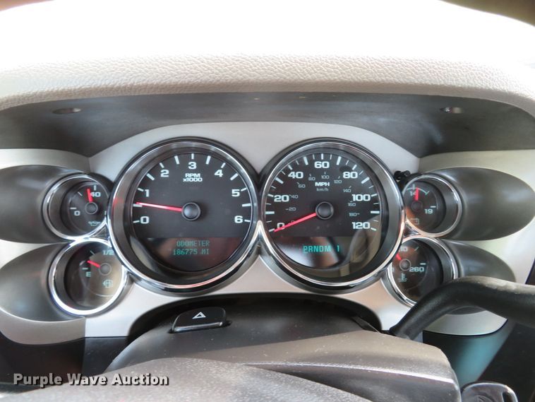 image for item DH1050 2014 Chevrolet Silverado 2500  pickup truck