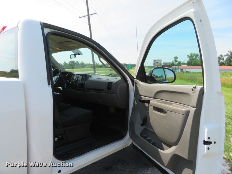 image for item DH1050 2014 Chevrolet Silverado 2500  pickup truck