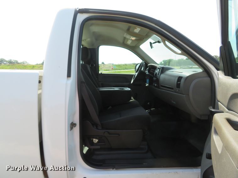 image for item DH1050 2014 Chevrolet Silverado 2500  pickup truck