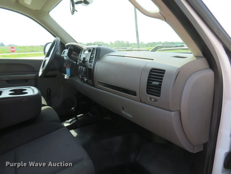 image for item DH1050 2014 Chevrolet Silverado 2500  pickup truck