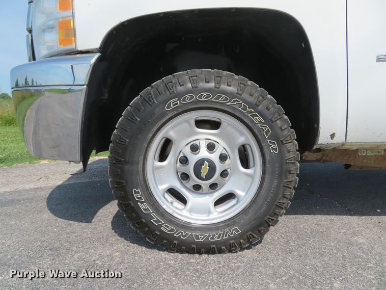 image for item DH1050 2014 Chevrolet Silverado 2500  pickup truck