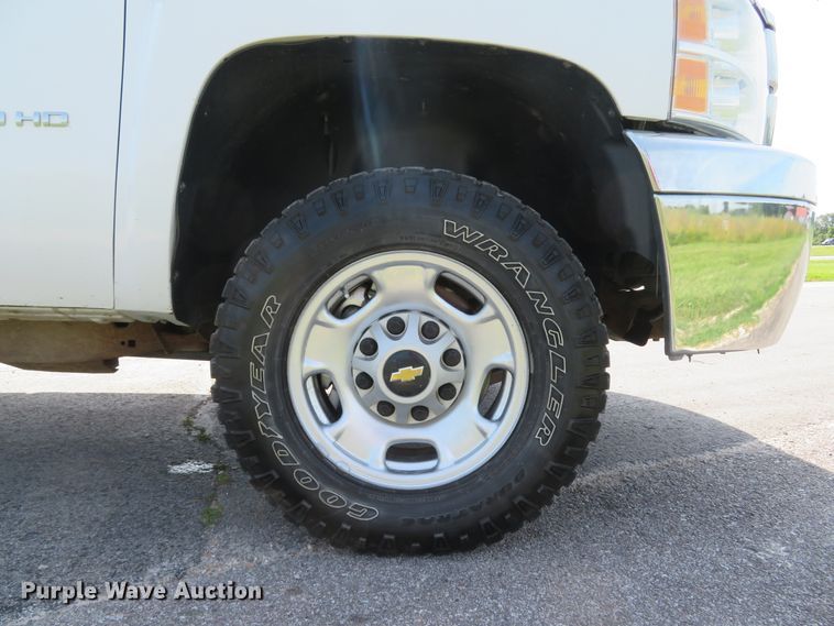 image for item DH1050 2014 Chevrolet Silverado 2500  pickup truck