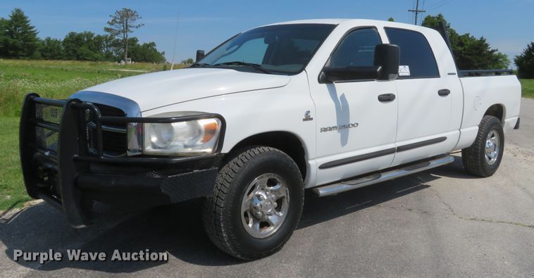 image for item DH1051 2006 Dodge Ram 2500HD  Mega Cab pickup truck