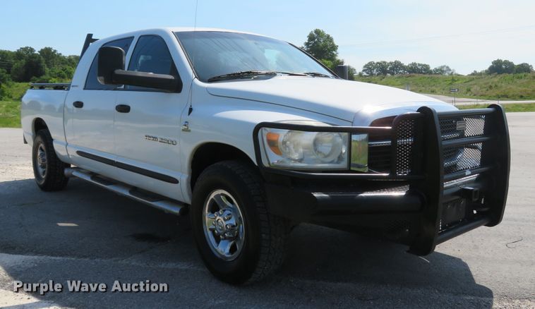 image for item DH1051 2006 Dodge Ram 2500HD  Mega Cab pickup truck