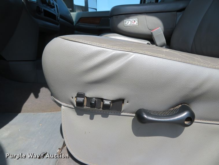 image for item DH1051 2006 Dodge Ram 2500HD  Mega Cab pickup truck