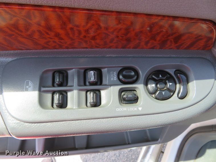 image for item DH1051 2006 Dodge Ram 2500HD  Mega Cab pickup truck