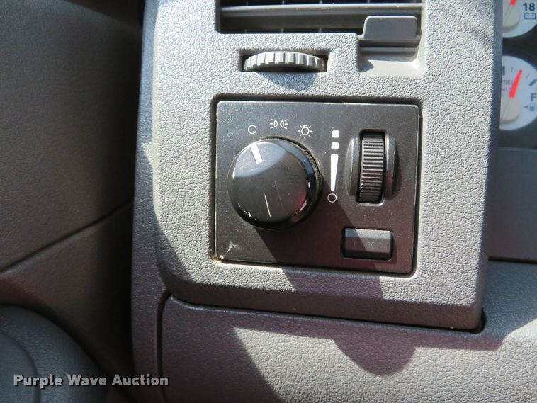 image for item DH1051 2006 Dodge Ram 2500HD  Mega Cab pickup truck