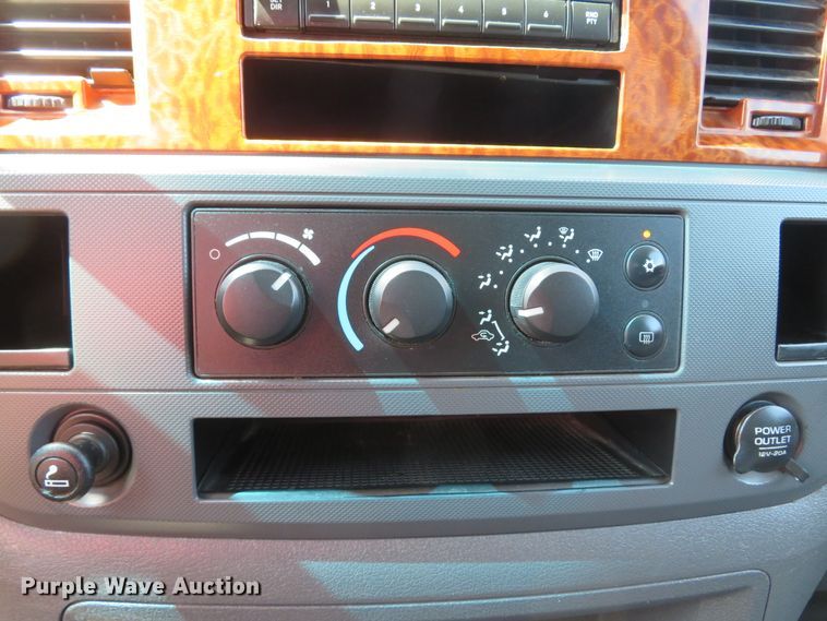 image for item DH1051 2006 Dodge Ram 2500HD  Mega Cab pickup truck