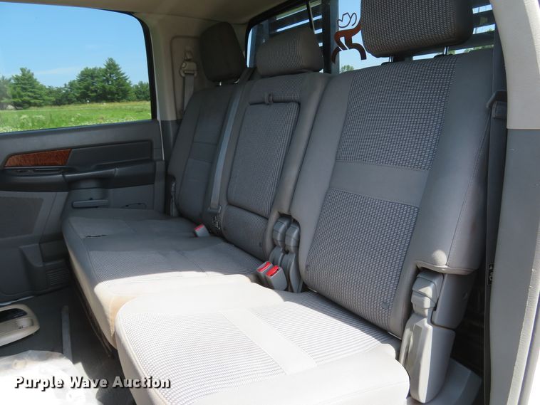 image for item DH1051 2006 Dodge Ram 2500HD  Mega Cab pickup truck