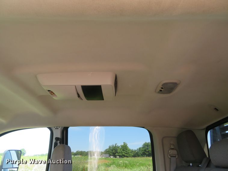 image for item DH1051 2006 Dodge Ram 2500HD  Mega Cab pickup truck