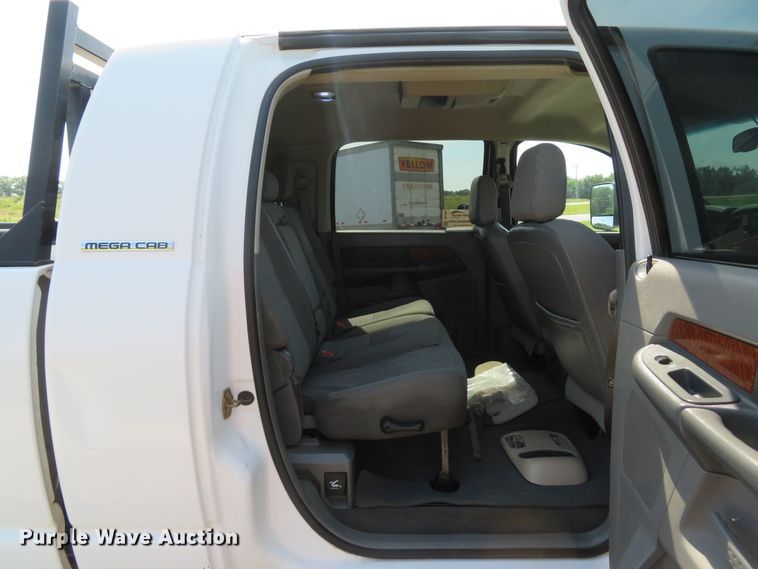 image for item DH1051 2006 Dodge Ram 2500HD  Mega Cab pickup truck