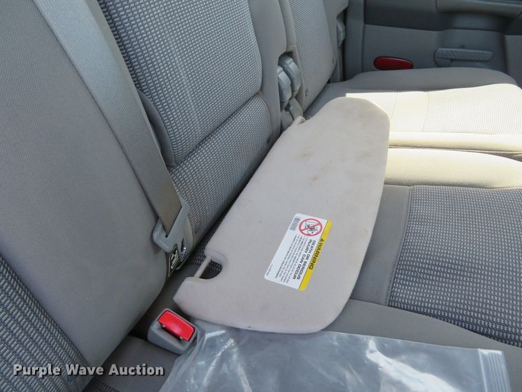 image for item DH1051 2006 Dodge Ram 2500HD  Mega Cab pickup truck