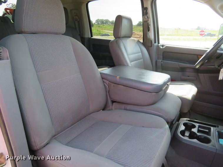 image for item DH1051 2006 Dodge Ram 2500HD  Mega Cab pickup truck