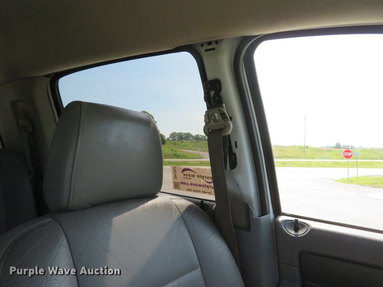 image for item DH1051 2006 Dodge Ram 2500HD  Mega Cab pickup truck