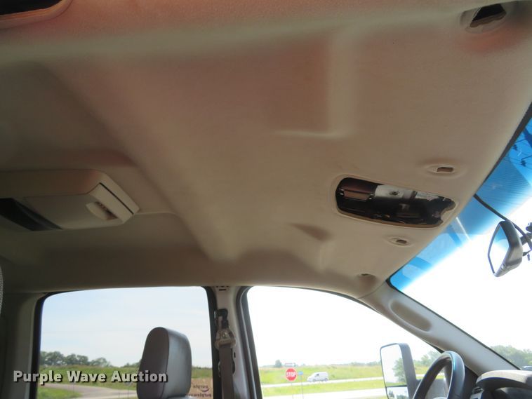 image for item DH1051 2006 Dodge Ram 2500HD  Mega Cab pickup truck