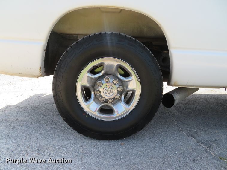 image for item DH1051 2006 Dodge Ram 2500HD  Mega Cab pickup truck