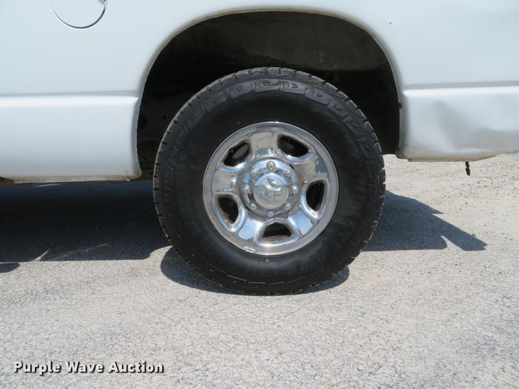 image for item DH1051 2006 Dodge Ram 2500HD  Mega Cab pickup truck