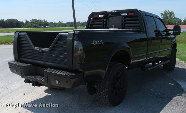 image for item DH1052 2008 Ford F350 Super Duty King Ranch  Crew Cab pickup truck