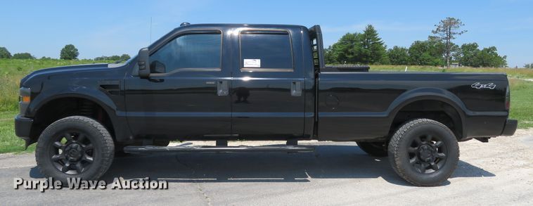 image for item DH1052 2008 Ford F350 Super Duty King Ranch  Crew Cab pickup truck