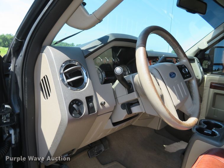 image for item DH1052 2008 Ford F350 Super Duty King Ranch  Crew Cab pickup truck