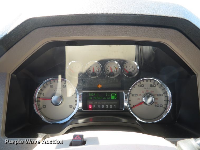 image for item DH1052 2008 Ford F350 Super Duty King Ranch  Crew Cab pickup truck