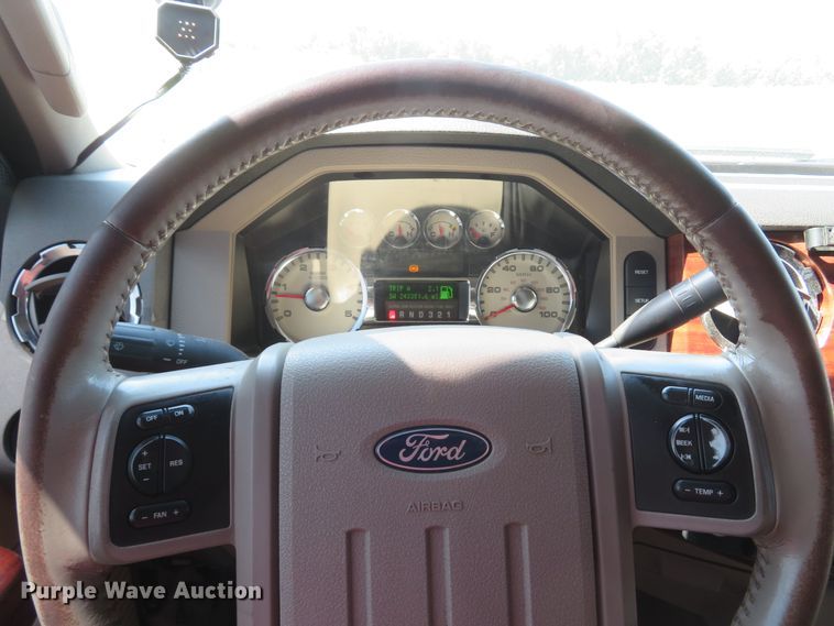 image for item DH1052 2008 Ford F350 Super Duty King Ranch  Crew Cab pickup truck