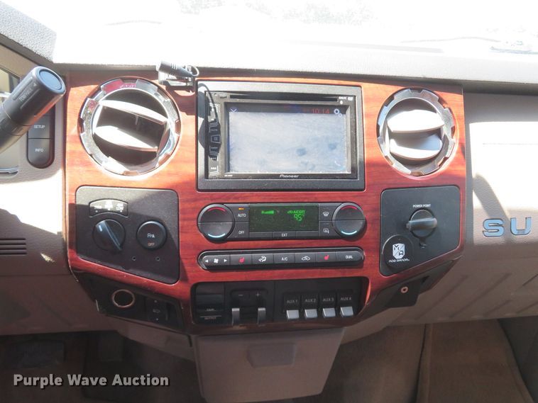 image for item DH1052 2008 Ford F350 Super Duty King Ranch  Crew Cab pickup truck