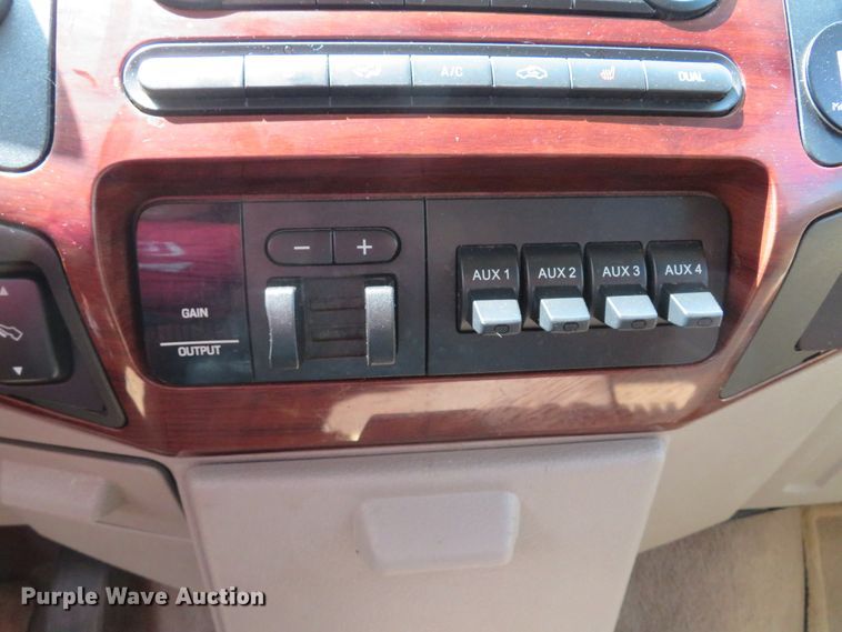 image for item DH1052 2008 Ford F350 Super Duty King Ranch  Crew Cab pickup truck