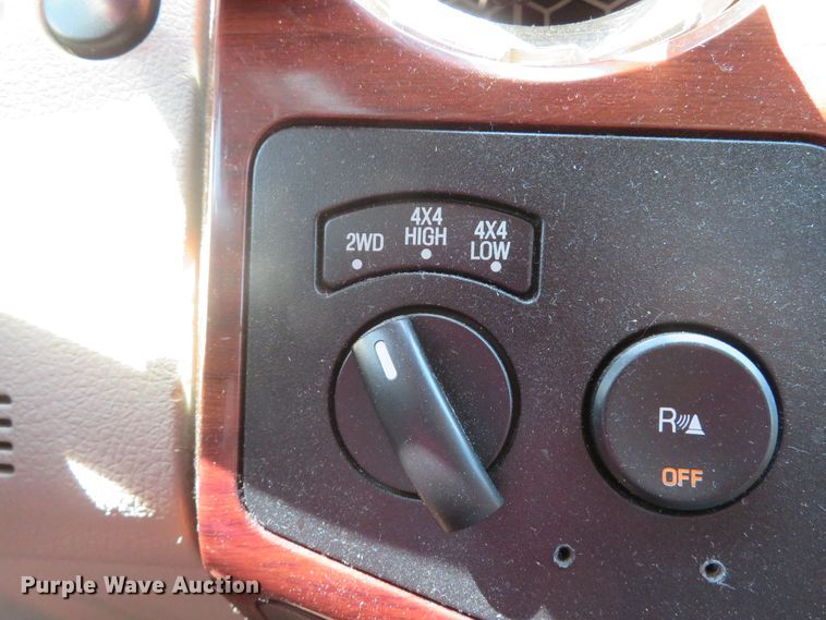 image for item DH1052 2008 Ford F350 Super Duty King Ranch  Crew Cab pickup truck