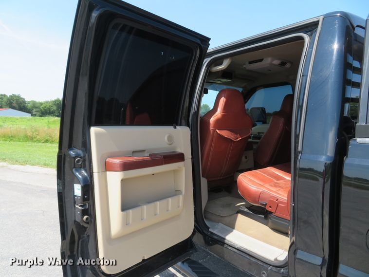 image for item DH1052 2008 Ford F350 Super Duty King Ranch  Crew Cab pickup truck