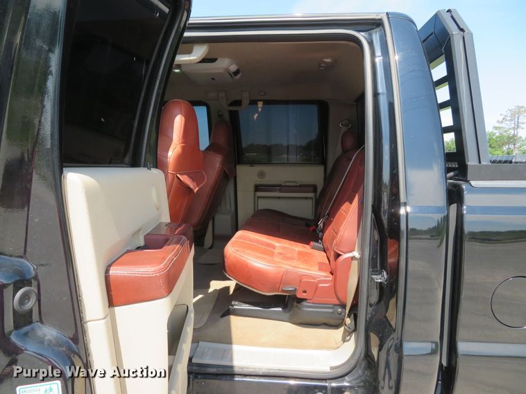 image for item DH1052 2008 Ford F350 Super Duty King Ranch  Crew Cab pickup truck