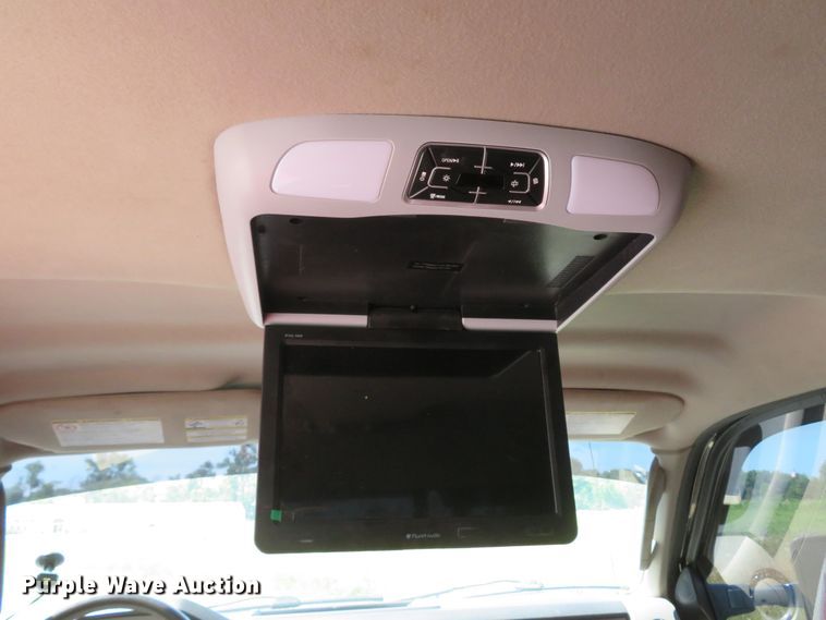 image for item DH1052 2008 Ford F350 Super Duty King Ranch  Crew Cab pickup truck