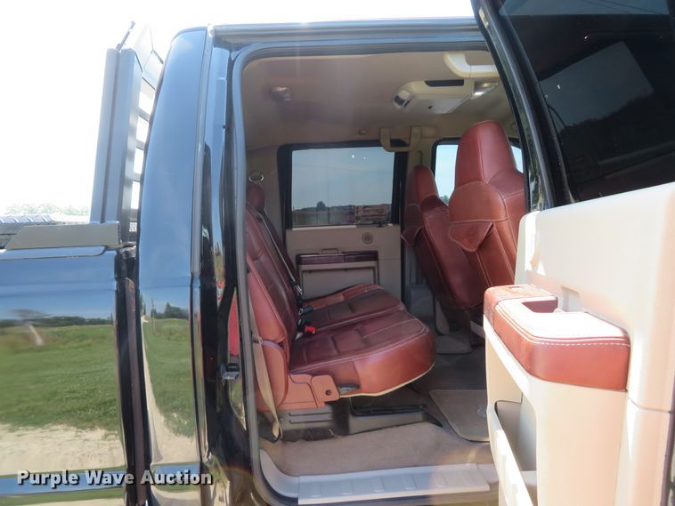 image for item DH1052 2008 Ford F350 Super Duty King Ranch  Crew Cab pickup truck