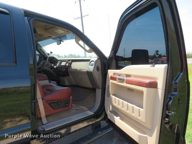 image for item DH1052 2008 Ford F350 Super Duty King Ranch  Crew Cab pickup truck